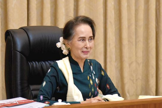 State Counsellor holds meeting with COVID-19 frontline warriors from Magway Region