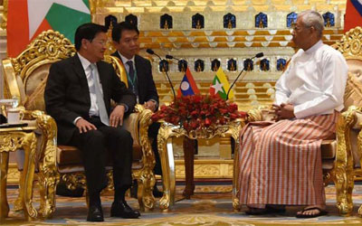 President U Htin Kyaw welcomes Lao Prime Minister Thongloun Sisoulith