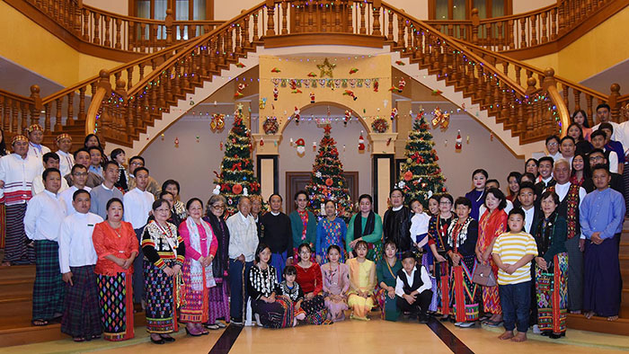 Prez, First Lady, State Counsellor have X’mas, New Year Eve lunch with Pyithu Hluttaw Speaker